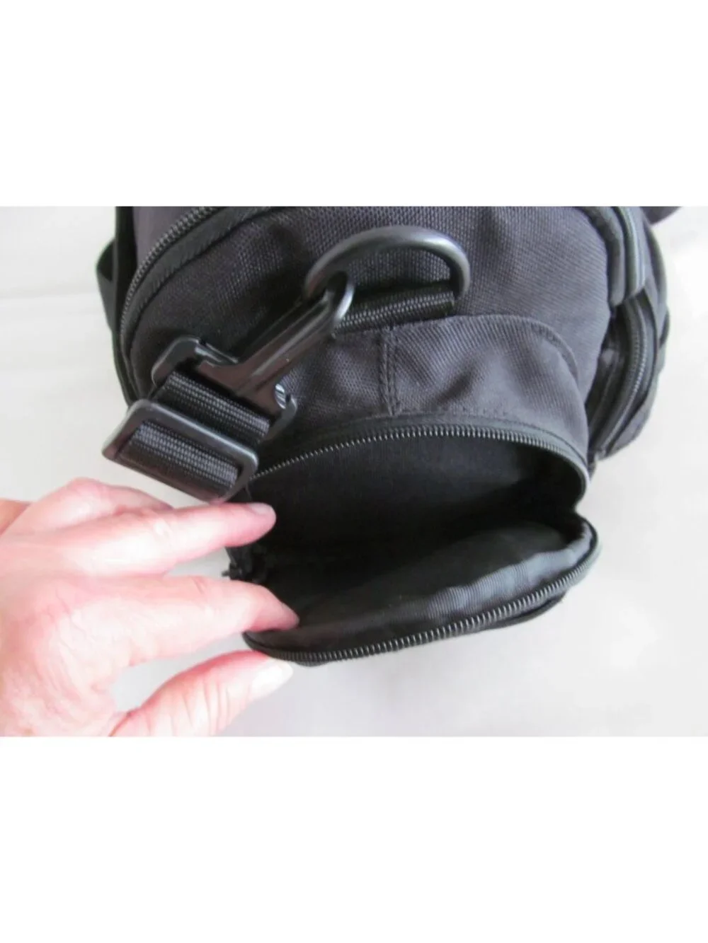 Targus Black Camera Bag with Adjustable Detachable Strap Multiple Compartments